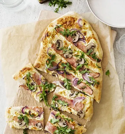Valkoinen-pekonipizza.webp