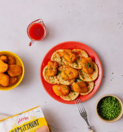 Atria_Maailman_nopein_Crispy_Chicken_pancakes_hot_honey-1.webp