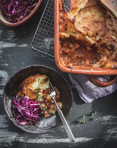 cottage-pie-kotimaisilla-juureksilla.webp