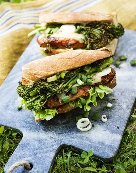 Grillattu-possu-broccoliinipatonki.webp