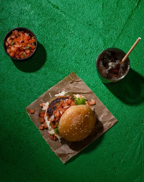 Salsa-kanaburger.webp