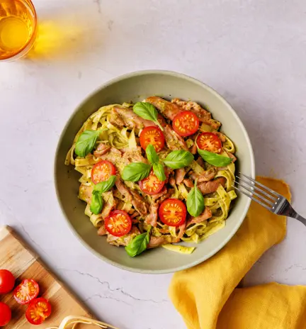 Atria_Yhden_pannun_kana-pestopasta-1.webp