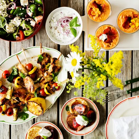 2024_04_kesämenu_yhdessä_002_1x1 (1).webp