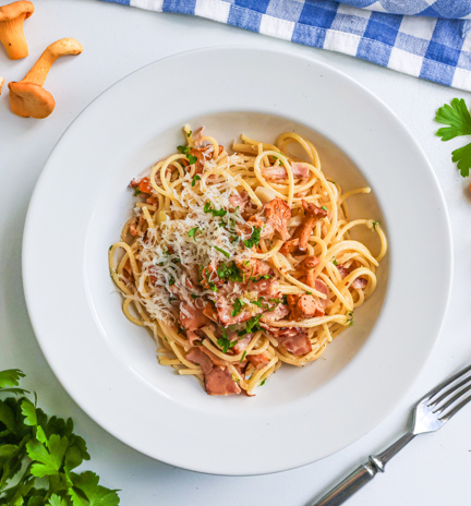 Kanapekoni_kantarellipasta_annos_vaaka_uusin_1.jpg